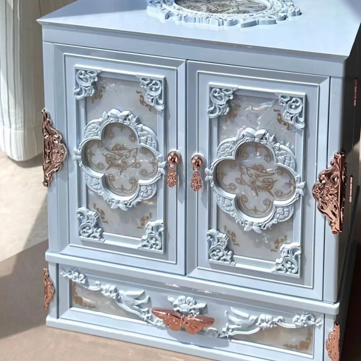 Flower Knows Strawberry Cabinet