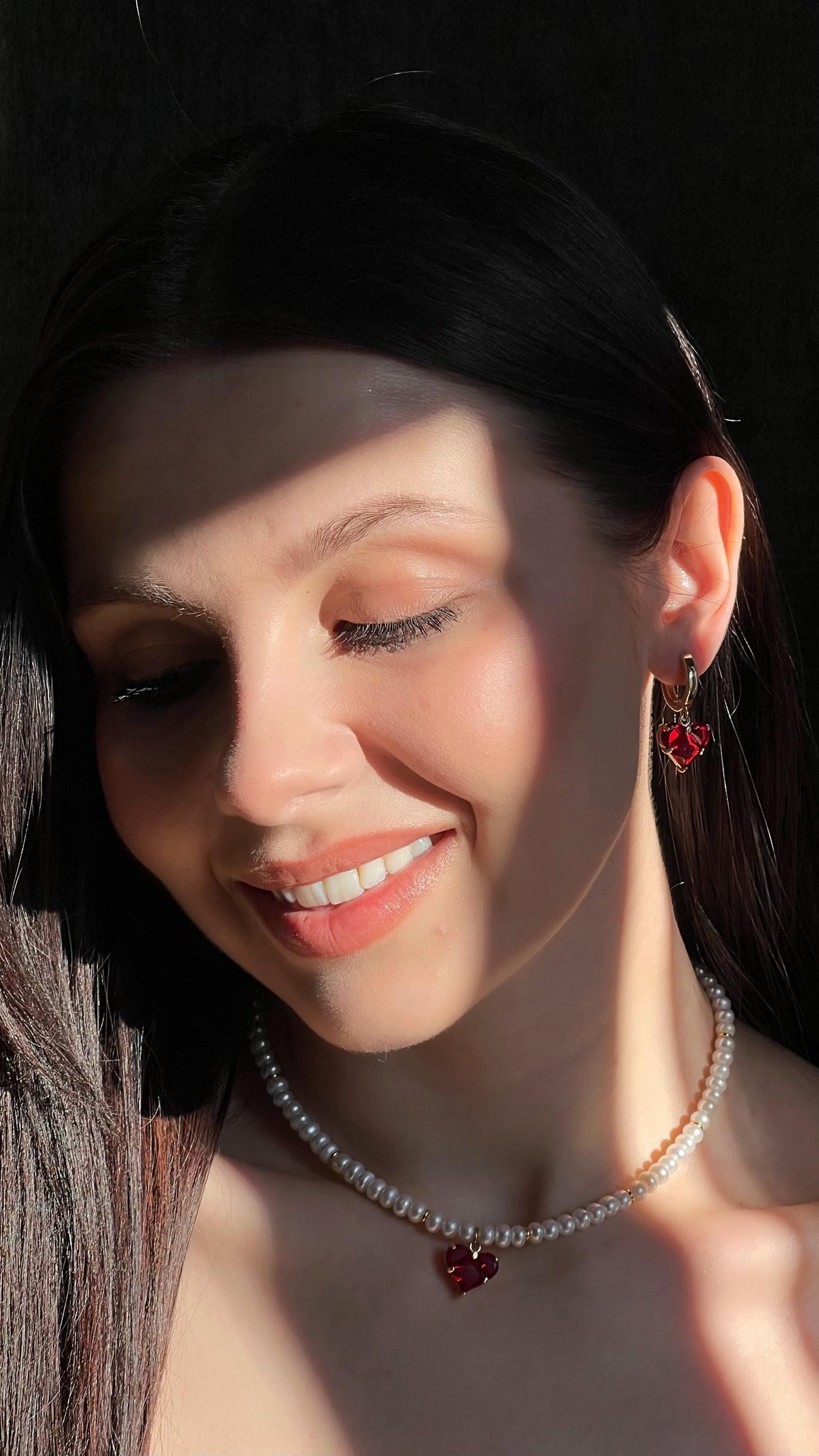 Red Heart Pendant Pearl Choker Necklace