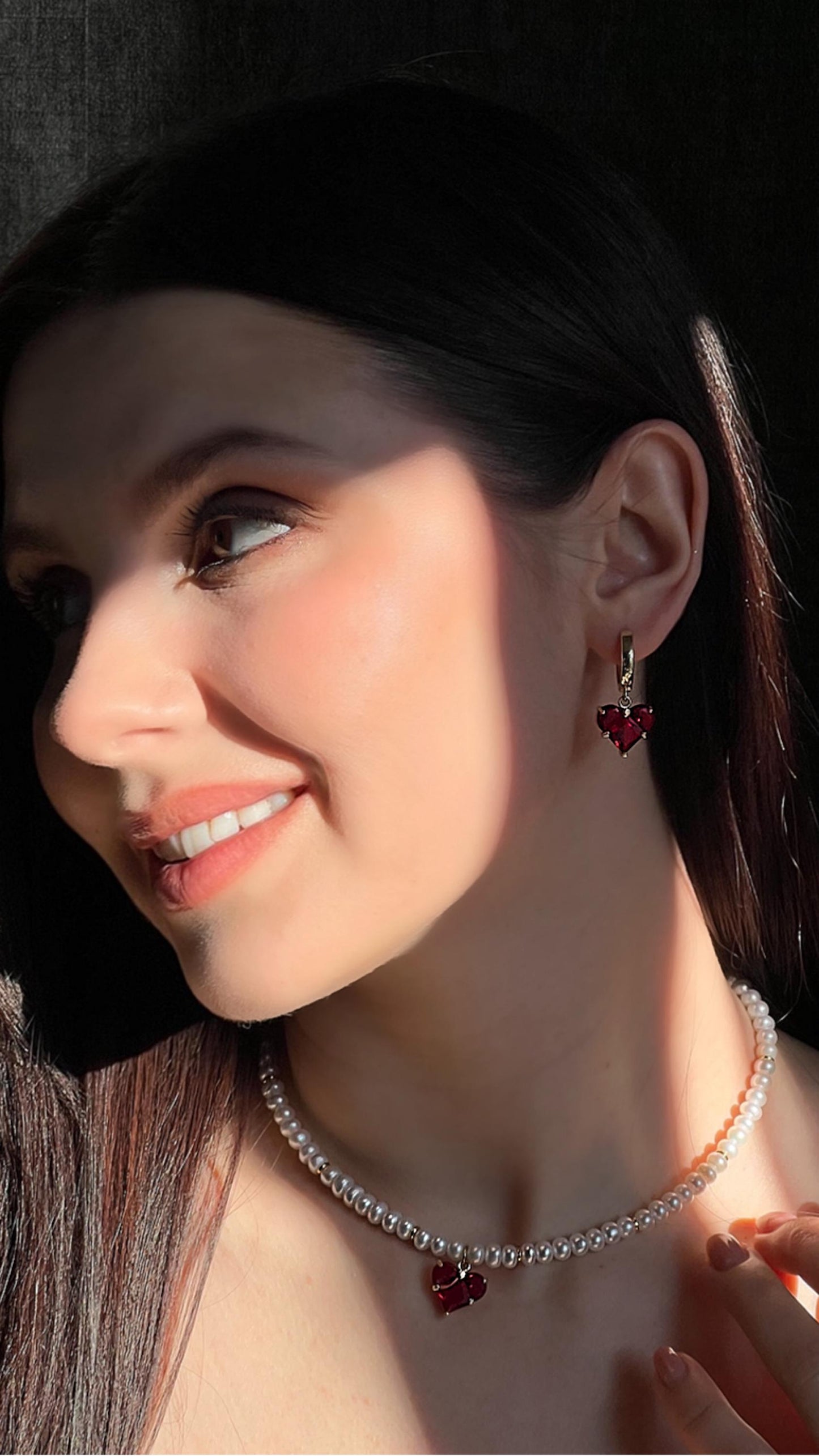 Red Heart Pendant Pearl Choker Necklace